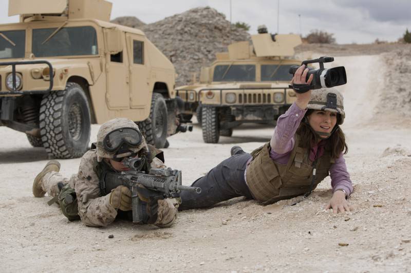 Left to right: Evan Jonigkeit plays Specialist Coughlin and Tina Fey plays Kim Baker in Whiskey Tango Foxtrot from Paramount Pictures and Broadway Video/Little Stranger Productions in theatres March 4, 2016.
