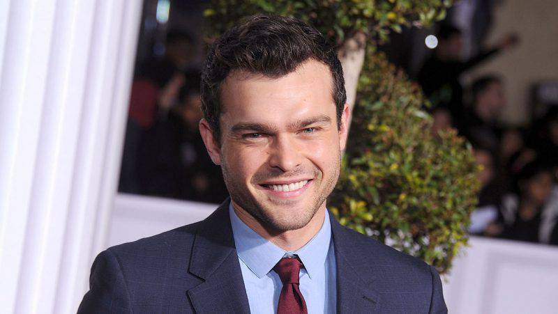 WESTWOOD, CA - FEBRUARY 01: Actor Alden Ehrenreich arrives at the premiere of Universal Pictures' "Hail, Caesar!" at Regency Village Theatre on February 1, 2016 in Westwood, California. (Photo by Gregg DeGuire/WireImage)
