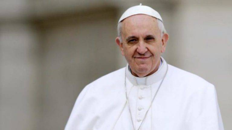 Papa Francesco: età, altezza, Notre Dame, Twitter, frasi