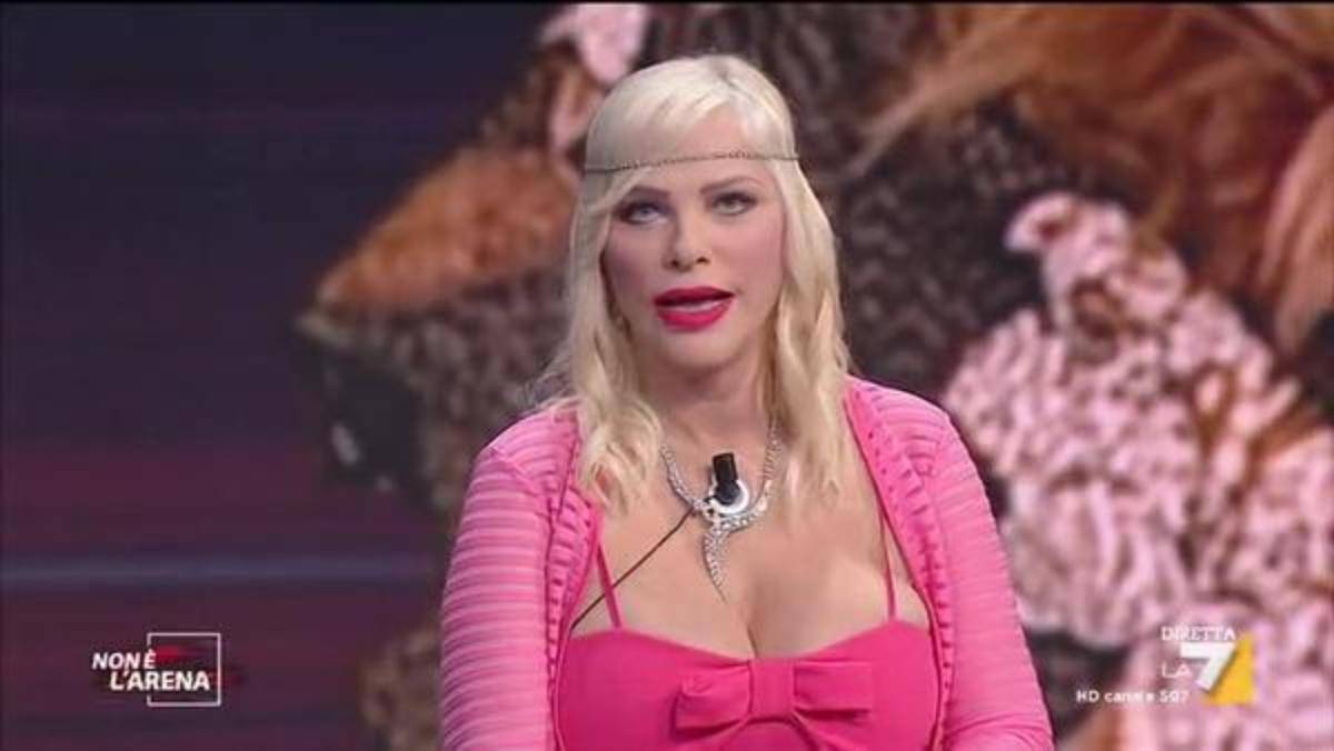 Ilona Staller, chi è l'ex pornostar? Età, figlio, vitalizio