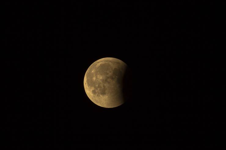 Eclissi di Luna, occhi puntati al cielo: visibile in tutta Italia