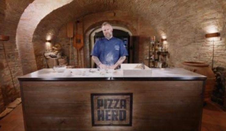 Porta di via Mameli Pizza Hero: pizza con prodotti tipici
