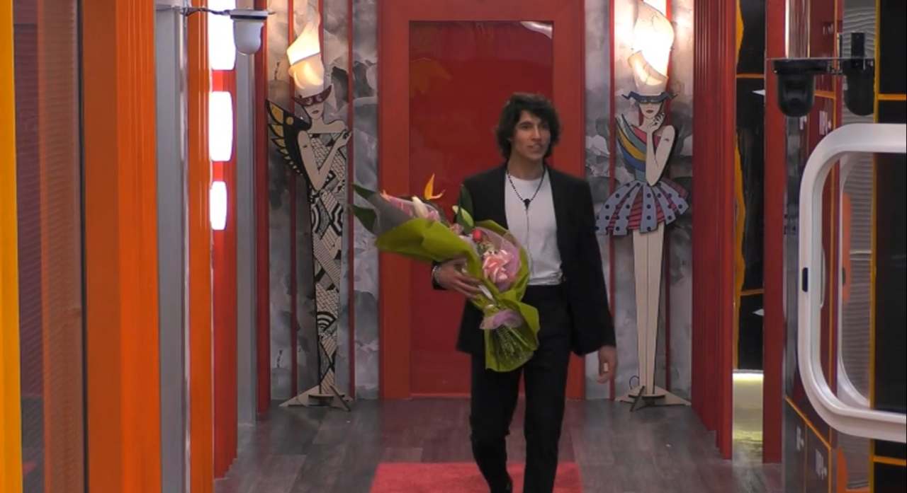 Alfonso a sorpresa al GFVip, ma il web si indigna: raccomandato