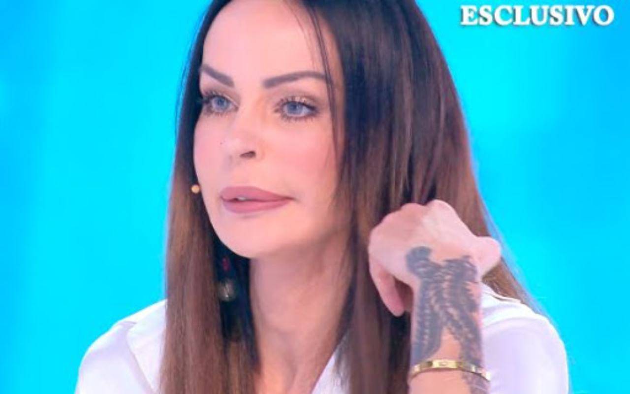 Carlos Maria figlio Nina Moric, lacrime in diretta: "Preferisco morire"