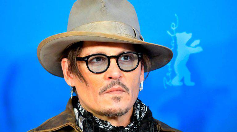 Occhiali Da Sole Johnny Depp Mod. Depp 8 - Montatura Nera Lucida, Lenti Rosse CR39, Made In Italy - Francesco Pisacane