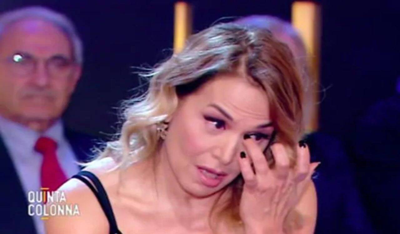 Barbara D'Urso scoppia in lacrime in diretta Tv e lascia tutti senza parole: cosa è successo e qual è il motivo di tanta commozione?