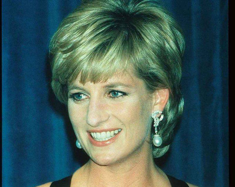 Lady Diana Beyng me