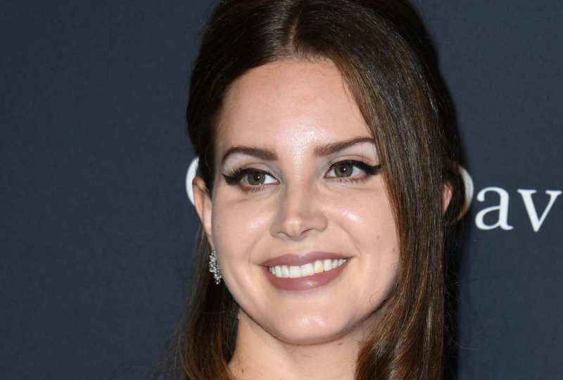 Lana Del Rey, scoppia la polemica: le critiche sul suo fisico