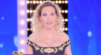 Barbara D’Urso minacciata sotto Natale: “Meriti le cose peggiori”
