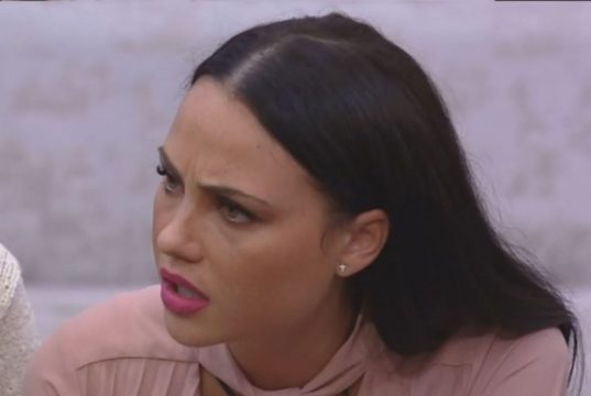 Gf Vip, Adua Del Vesco in crisi totale: le conseguenze del suo gesto Gf Vip, Adua Del Vesco in crisi totale: le conseguenze del suo gesto