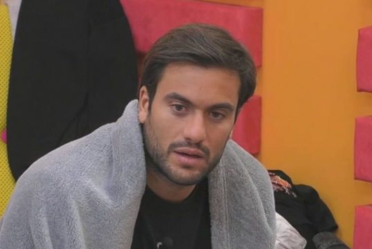 Gf vip, Pierpaolo Petrelli nella bufera: gli ex concorrenti non ci stanno Gf vip, Pierpaolo Petrelli nella bufera: gli ex concorrenti non ci stanno