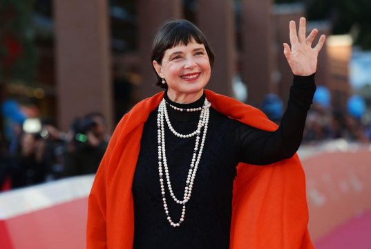 Isabella Rossellini, un forte legame con la sua famiglia Isabella Rossellini, un forte legame con la sua famiglia