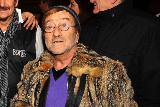 Lucio Dalla, il gesto che commuove i fan: la rivelazione Lucio Dalla, il gesto che commuove i fan: la rivelazione