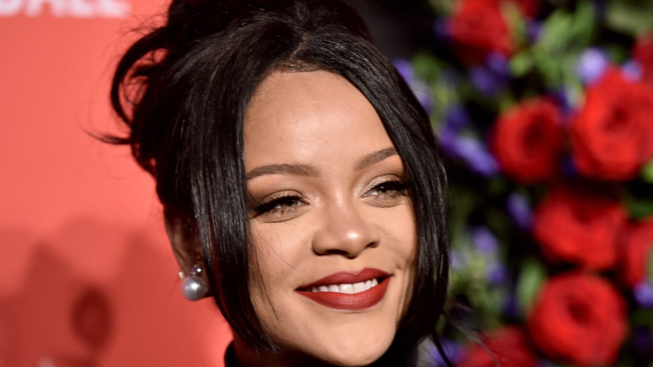 Rihanna sapete a quanto ammonta il suo patrimonio? Cifre da capogiro