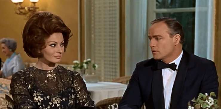 Marlon Brando e Sophia Loren (La contessa di Hong Kong)