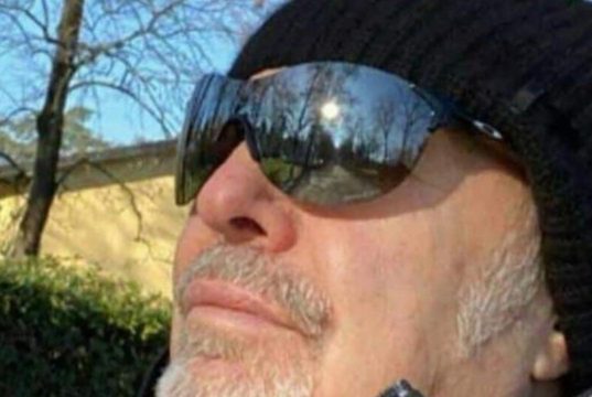 Vasco Rossi immerso tra i fan | le FOTO raffigurano la storia - Vimarsana News