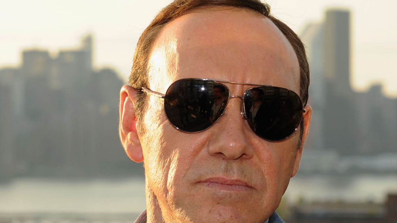 Kevin Spacey ritorna in pista: non è esente da critiche