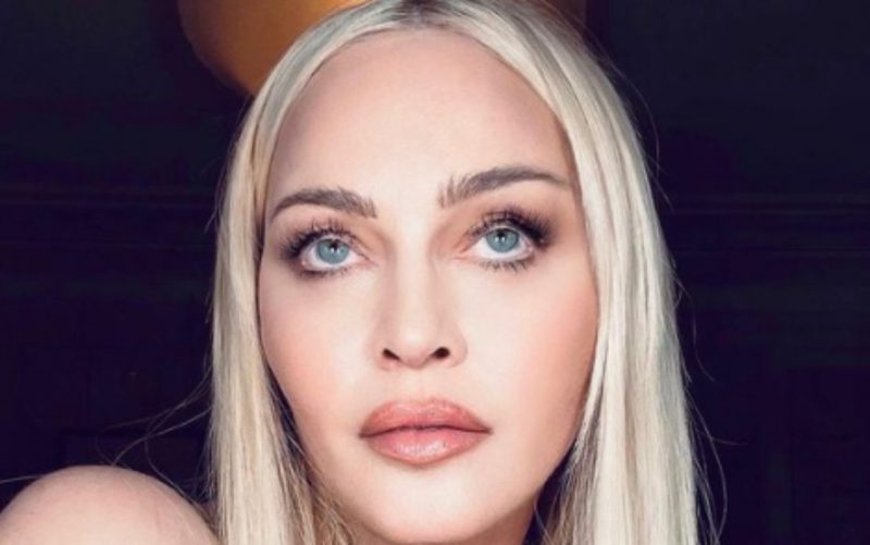 La cantante Madonna piange Nick Kamen un addio doloroso La cantante Madonna piange Nick Kamen un addio doloroso