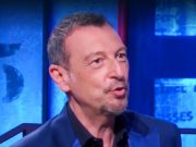 Amadeus, spassoso siparietto in diretta: "Quando ci siamo sposati..."