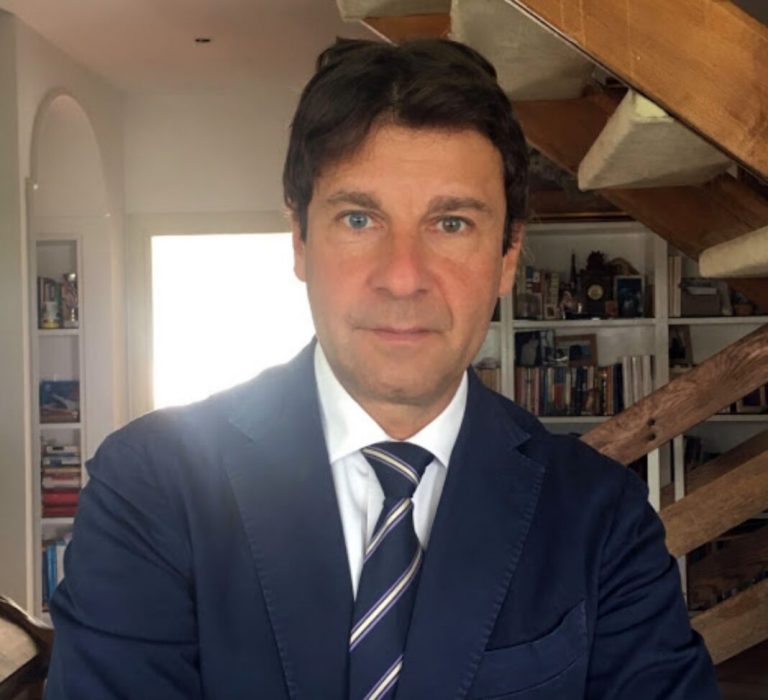 Che Lavoro Fa La Moglie Di Vito Pende