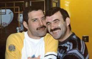Freddie Mercury e Jim Hutton (Twitter)