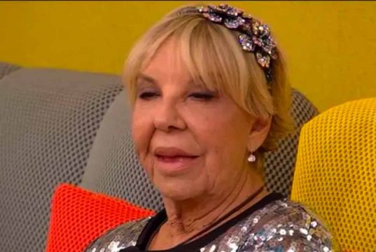 GF Vip, Wilma verso la squalifica? Regolamento infranto nella notte, video è virale GF Vip, Wilma verso la squalifica? Regolamento infranto nella notte, video è virale