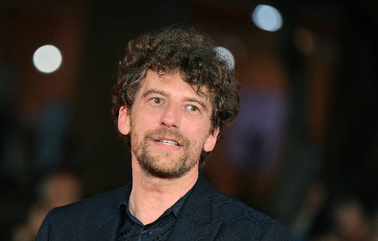 maurizio lastrico sorride
