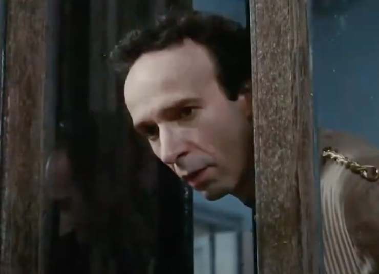 roberto benigni si sporge