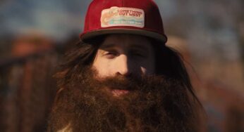 Forrest Gump torna con un remake già disponibile online e gratis, la notizia spiazza i fan