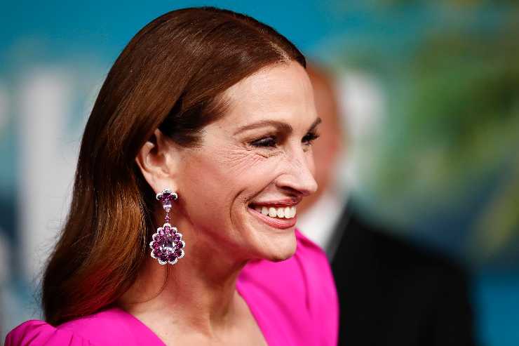julia roberts sorride