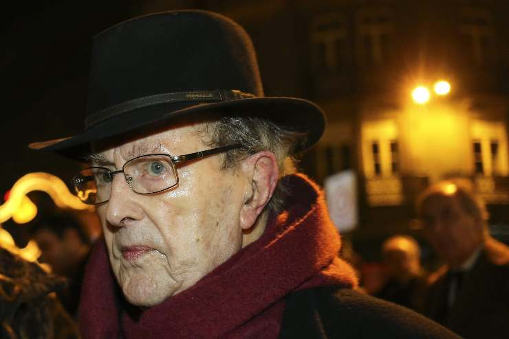 manoel de oliveira col cappello e la sciarpa