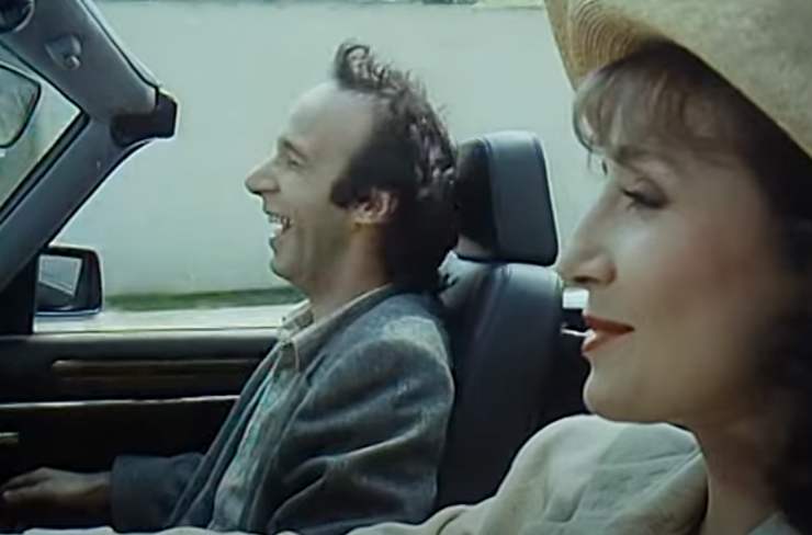 roberto benigni ride in auto con nicoletta braschi