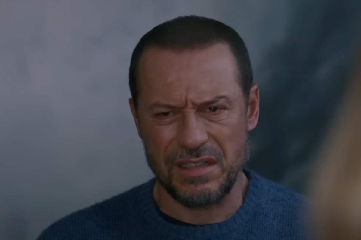 stefano accorsi smorfia