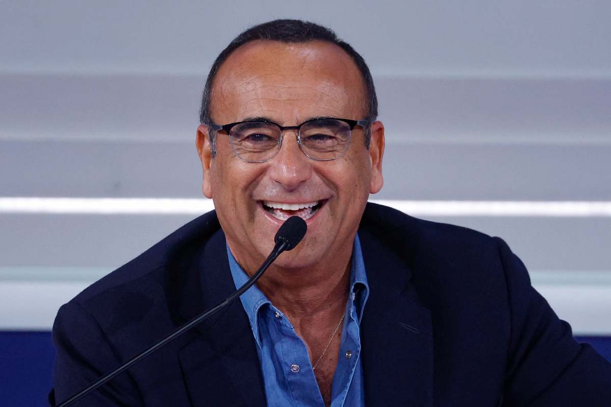 Carlo Conti sorride