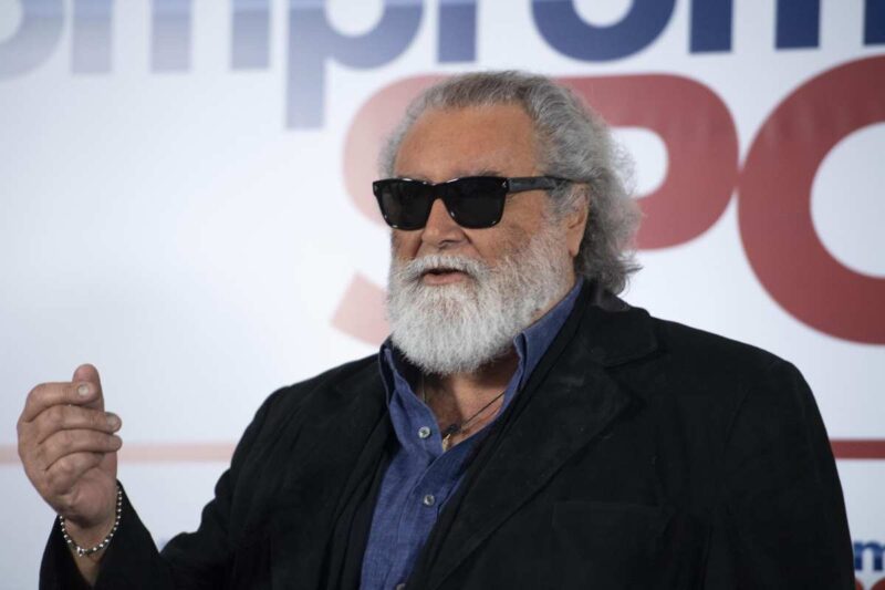 diego abatantuono con gli occhiali da sole