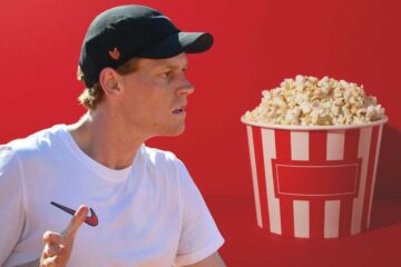 jannik Sinner e un cesto di popcorn