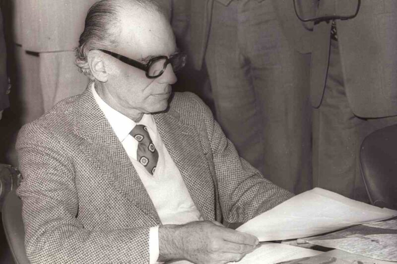 comencini legge il giornale