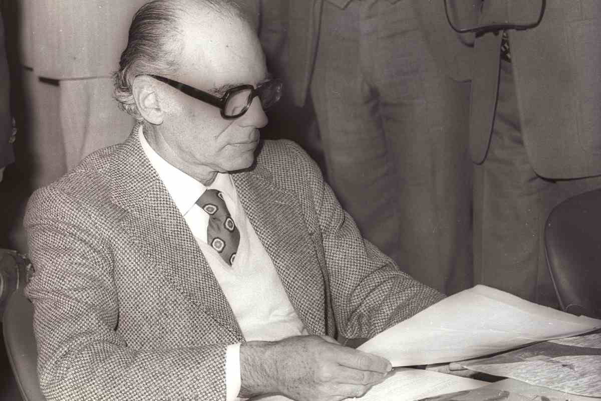 comencini legge il giornale