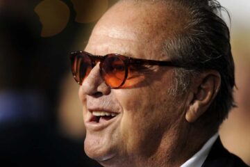 jack nicholson a bocca aperta sorride