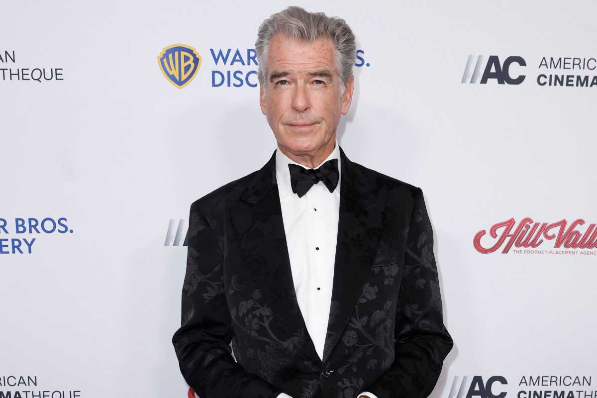 Pierce Brosnan in smoking